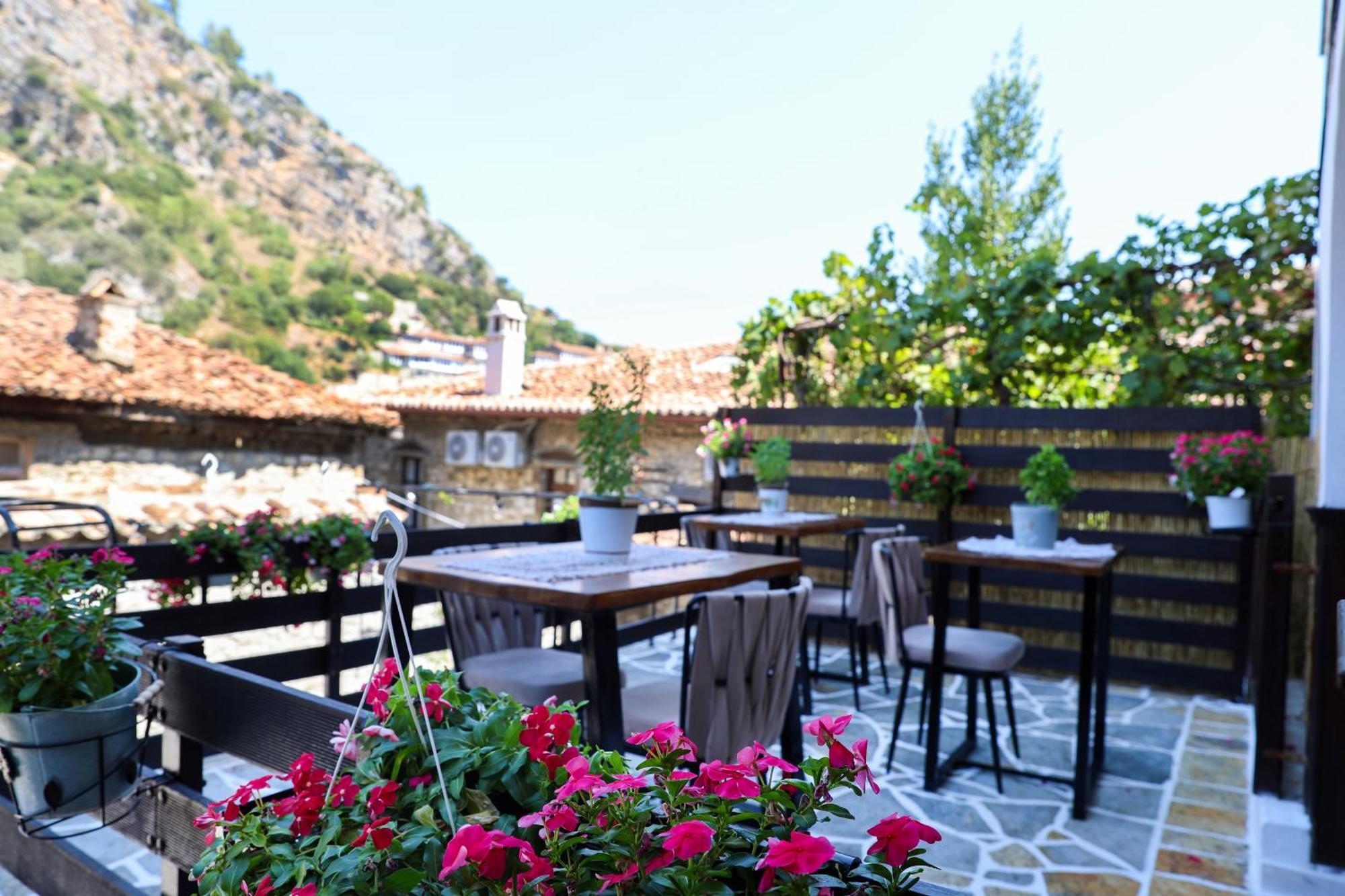 Ador Boutique Hotell Berat