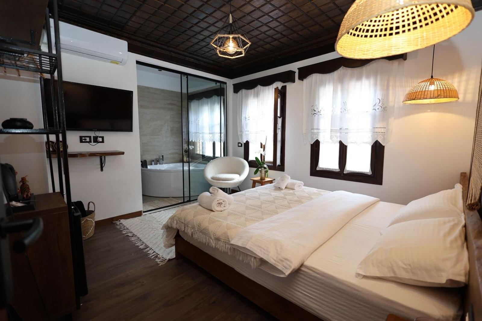 Ador Boutique Berati